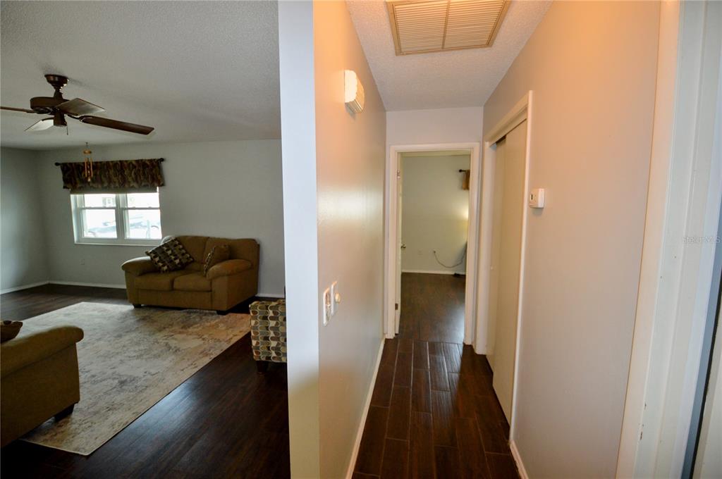 935 Kimball Road Venice, FL 34293 - Photo 12 of 25 Gallery Image 12