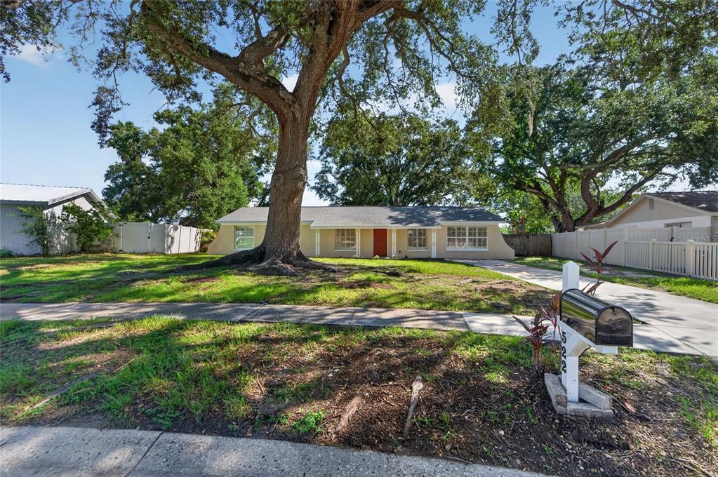 522 Highview Circle North Brandon, FL 33510 - Photo 3 of 57