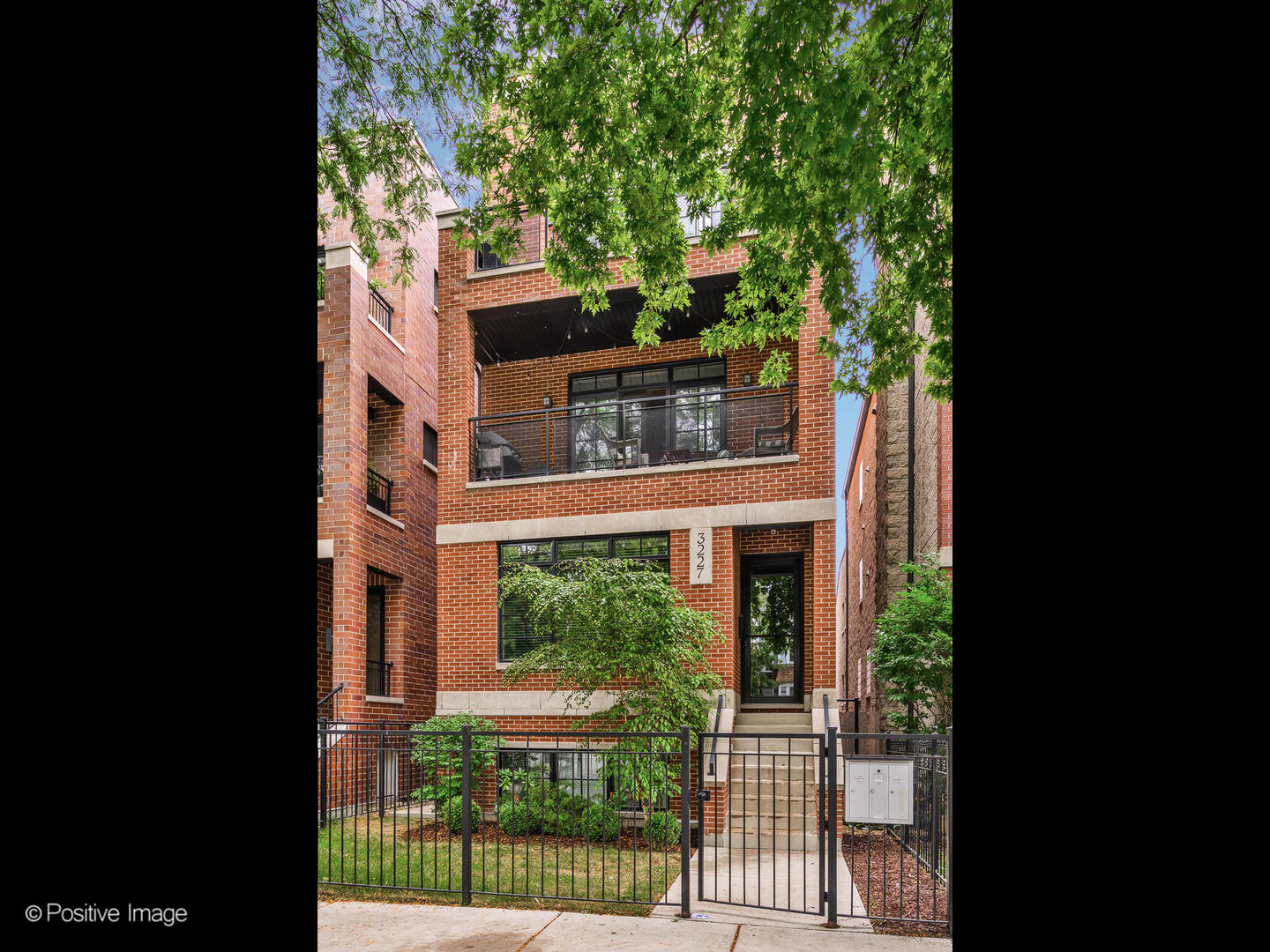 3227 North Racine Avenue, Unit 1 Chicago, IL 60657 - Photo 1 of 29 Gallery Image 1