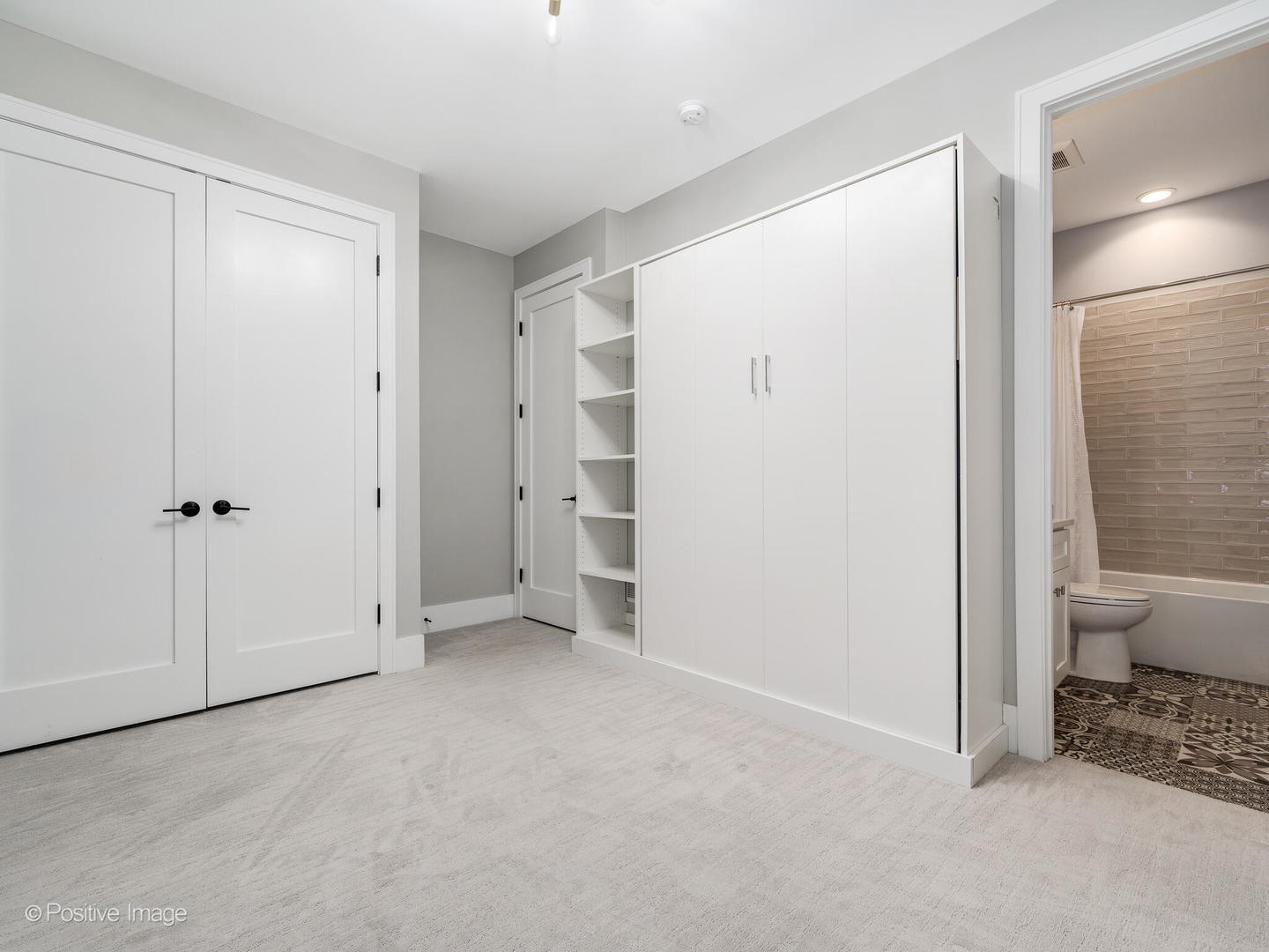 3227 North Racine Avenue, Unit 1 Chicago, IL 60657 - Photo 22 of 29 Gallery Image 22