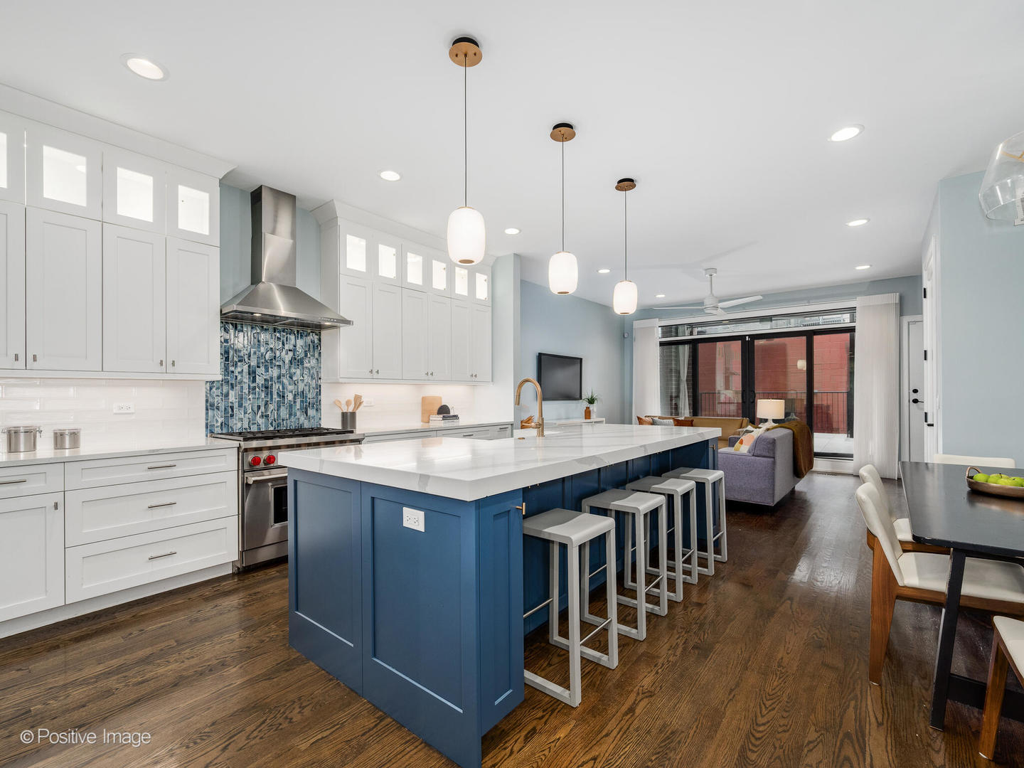 3227 North Racine Avenue, Unit 1 Chicago, IL 60657 - Photo 7 of 29 Gallery Image 7