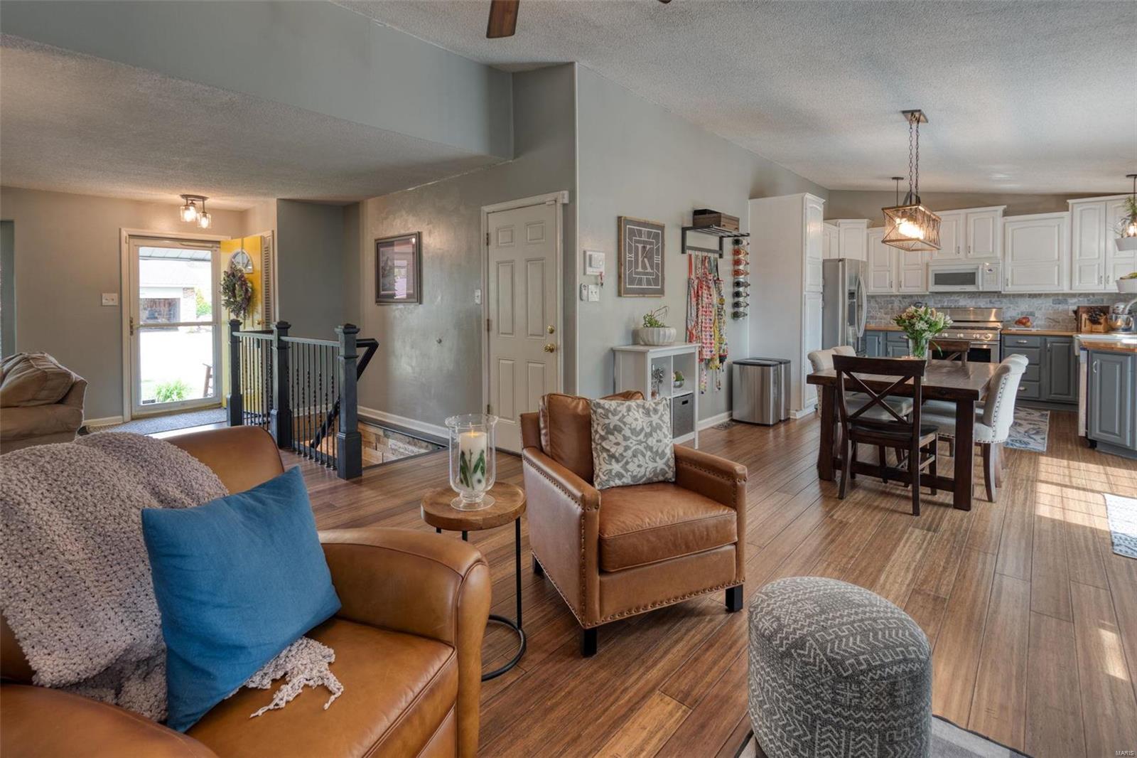 756 Shallowcreek View Manchester, MO 63021 - Photo 7 of 32 Gallery Image 7