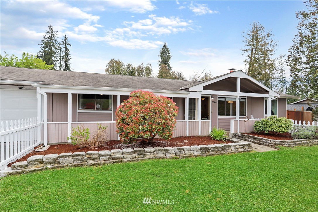 2806 Stafford Way Bothell, WA 98012 - Photo 3 of 24