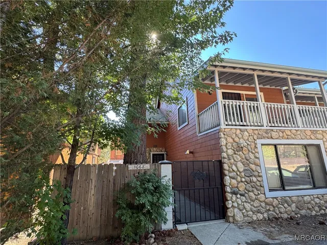 $2,150 | 1068 Cherokee Street, Fawnskin, CA 92333