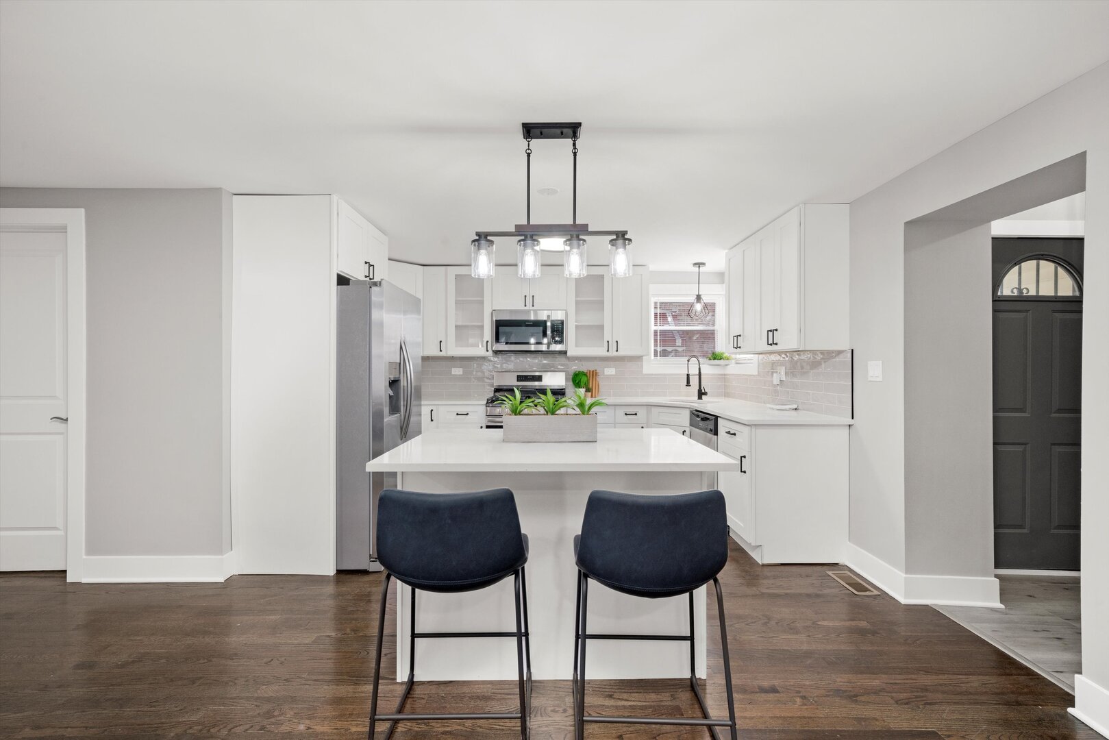 819 East 98th Place Chicago, IL 60628 - Photo 16 of 61