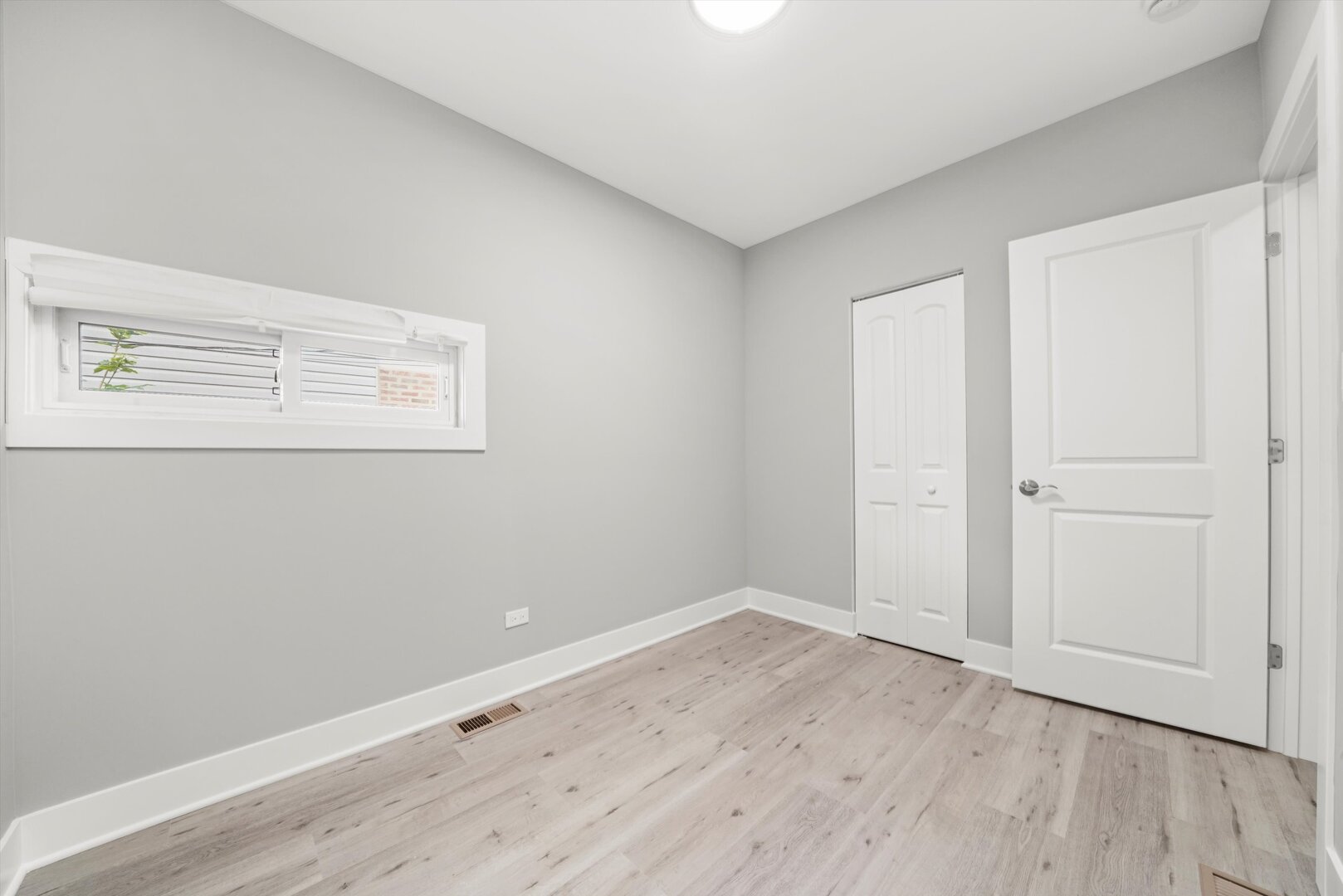 819 East 98th Place Chicago, IL 60628 - Photo 36 of 61