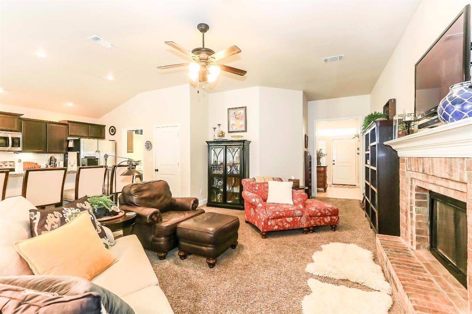 3706 Rochester Avenue Lubbock, TX 79407 - Photo 4 of 10 Add'l Living Room