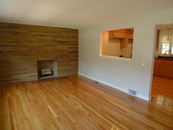 560 Plumtree Road Springfield, MA 01118 - Photo 3 of 21