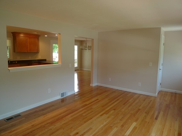 560 Plumtree Road Springfield, MA 01118 - Photo 5 of 21