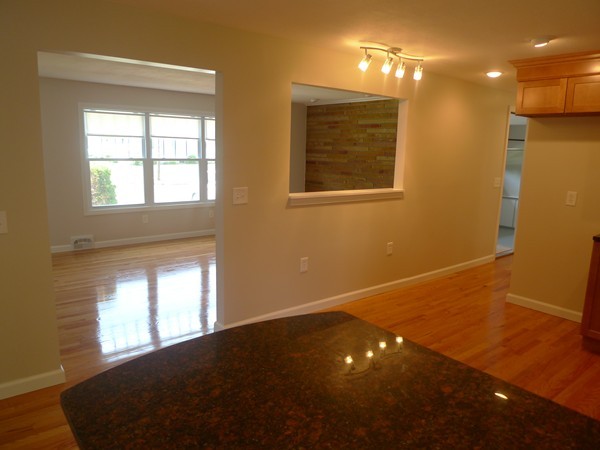 560 Plumtree Road Springfield, MA 01118 - Photo 6 of 21