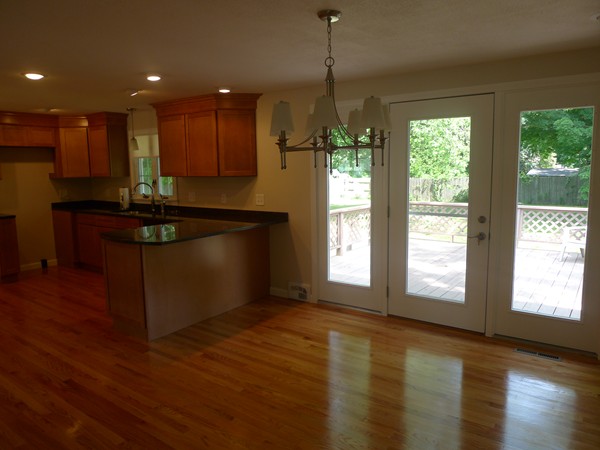 560 Plumtree Road Springfield, MA 01118 - Photo 8 of 21