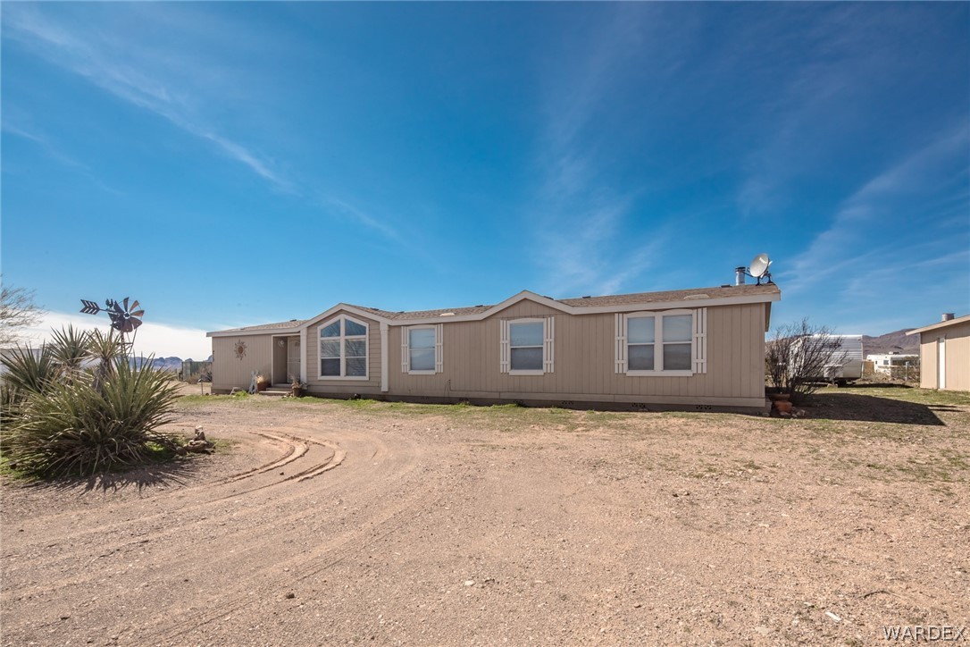4713 Ehrenberg Road Golden Valley, AZ 86413 - Photo 1 of 50