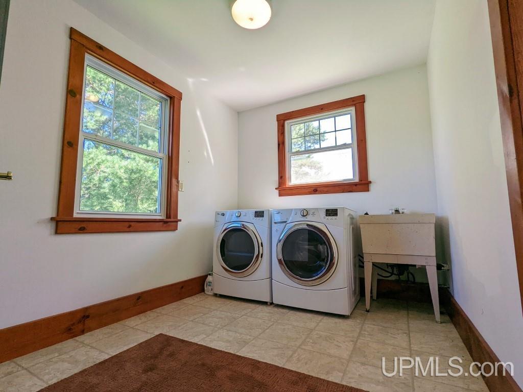 374 East Siding Road Iron River, MI 49935 - Photo 6 of 32 Gallery Image 6