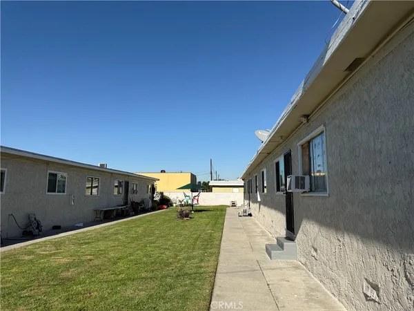 $1,800 | 9411 1/2 Rose Street, Bellflower, CA 90706