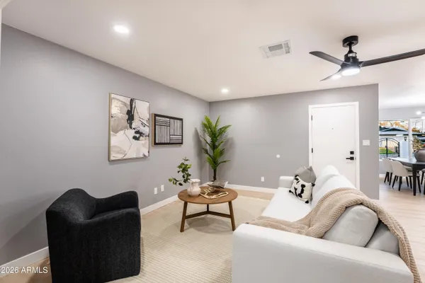 $3,500 | 1743 West Butler Drive, Phoenix, AZ 85021