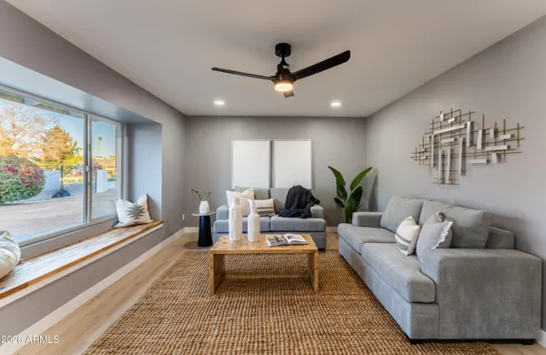 $3,500 | 1743 West Butler Drive, Phoenix, AZ 85021