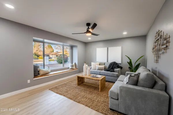 $3,500 | 1743 West Butler Drive, Phoenix, AZ 85021