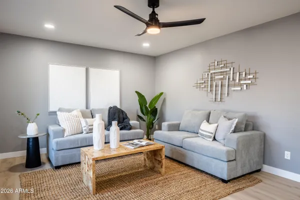 $3,500 | 1743 West Butler Drive, Phoenix, AZ 85021