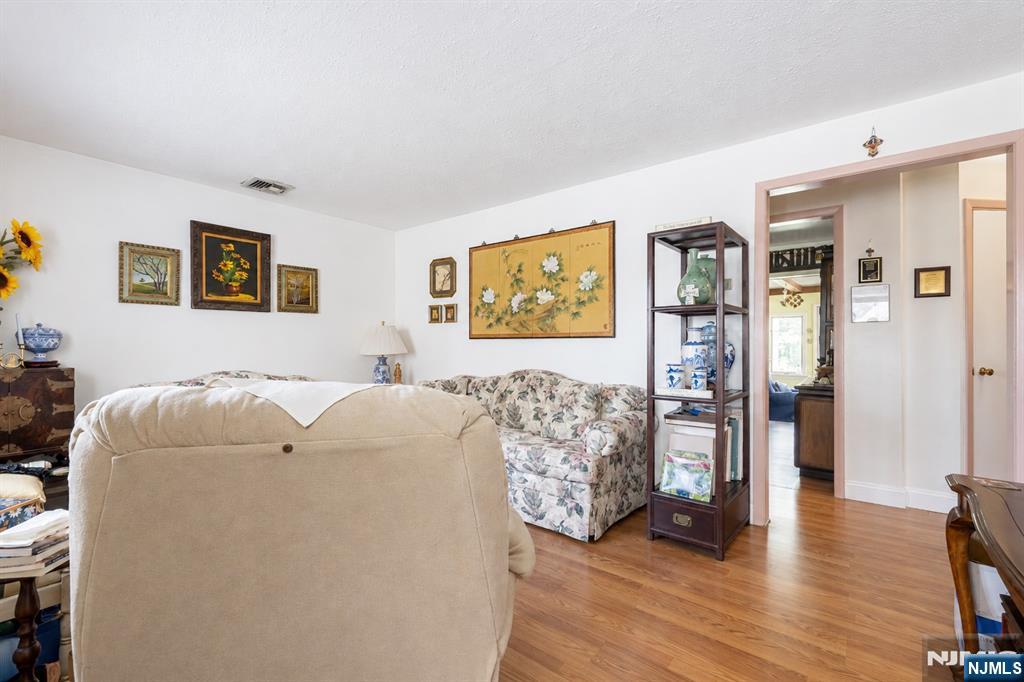 804 Saddle River Road Saddle Brook, NJ 07663 - Photo 7 of 37