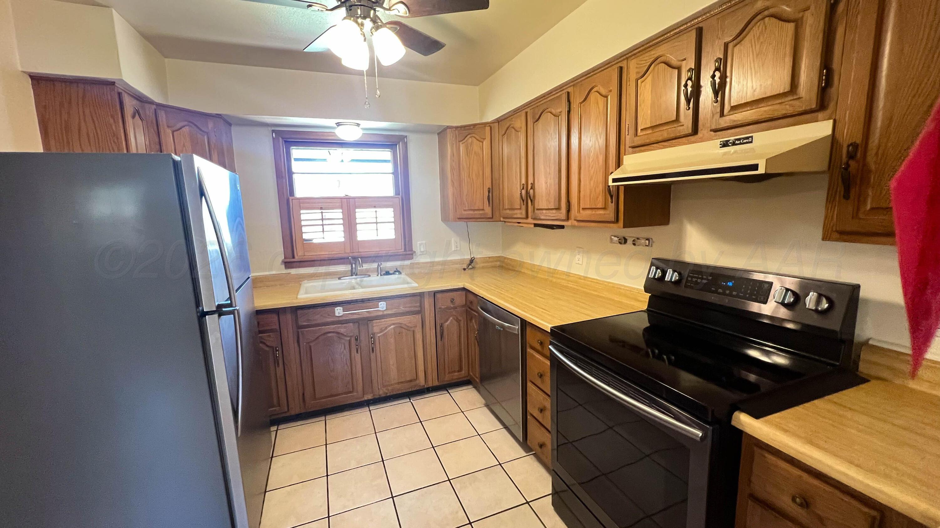 3313 Hobbs Road Amarillo, TX 79109 - Photo 5 of 28 IMG_4881