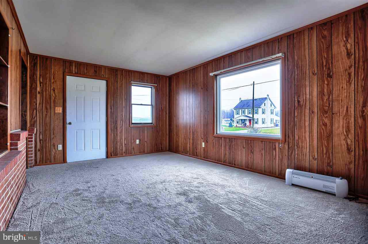 2205 Smith Station Road Spring Grove, PA 17362 - Photo 7 of 35
