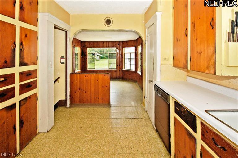 16705 West Park Road Cleveland, OH 44111 - Photo 10 of 25 Gallery Image 10