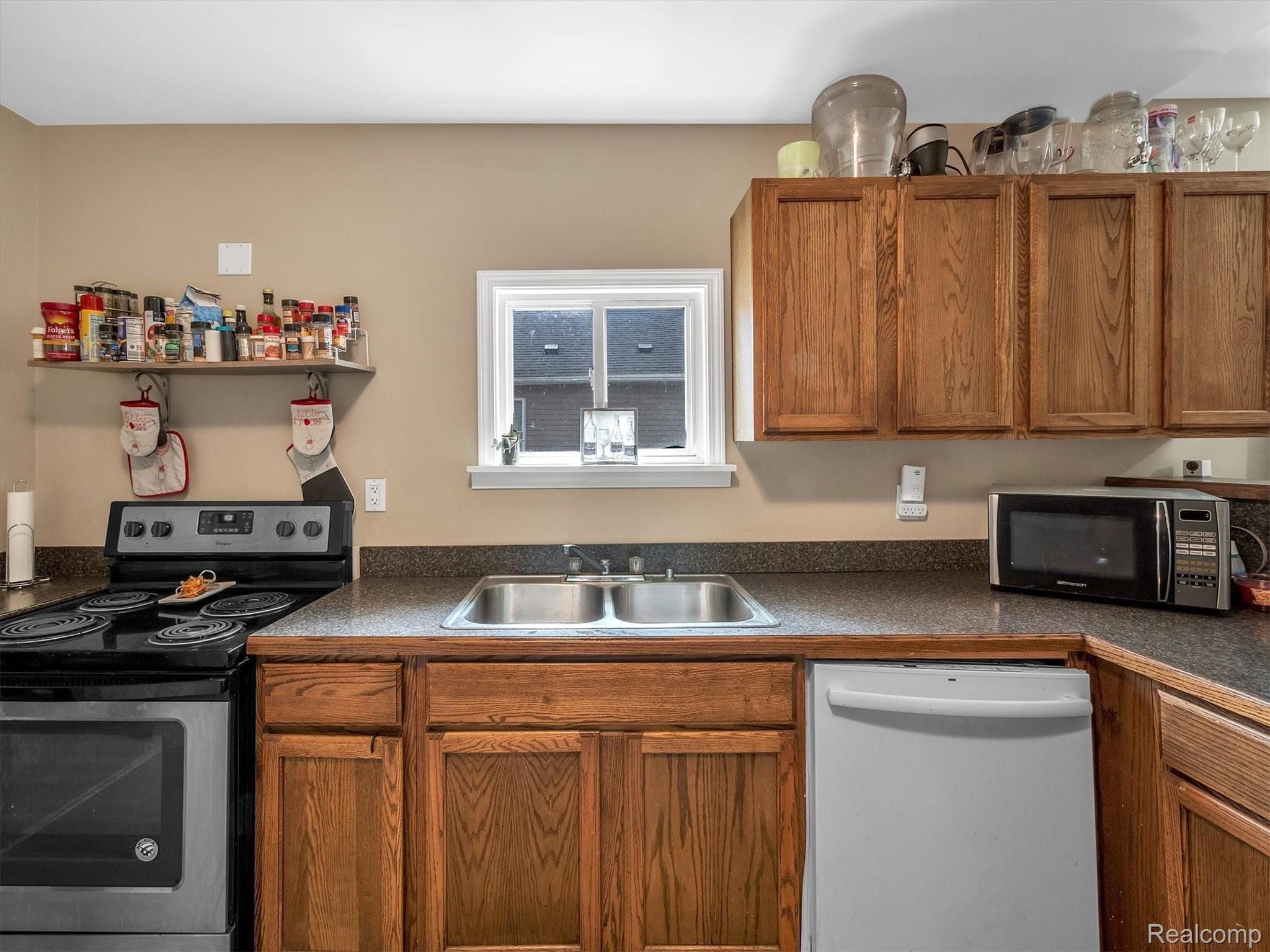 12743 Meigs Street Carleton, MI 48117 - Photo 10 of 31 10-12743-Meigs-St-WindowStill-Real-Estate-Photography-10.jpg
