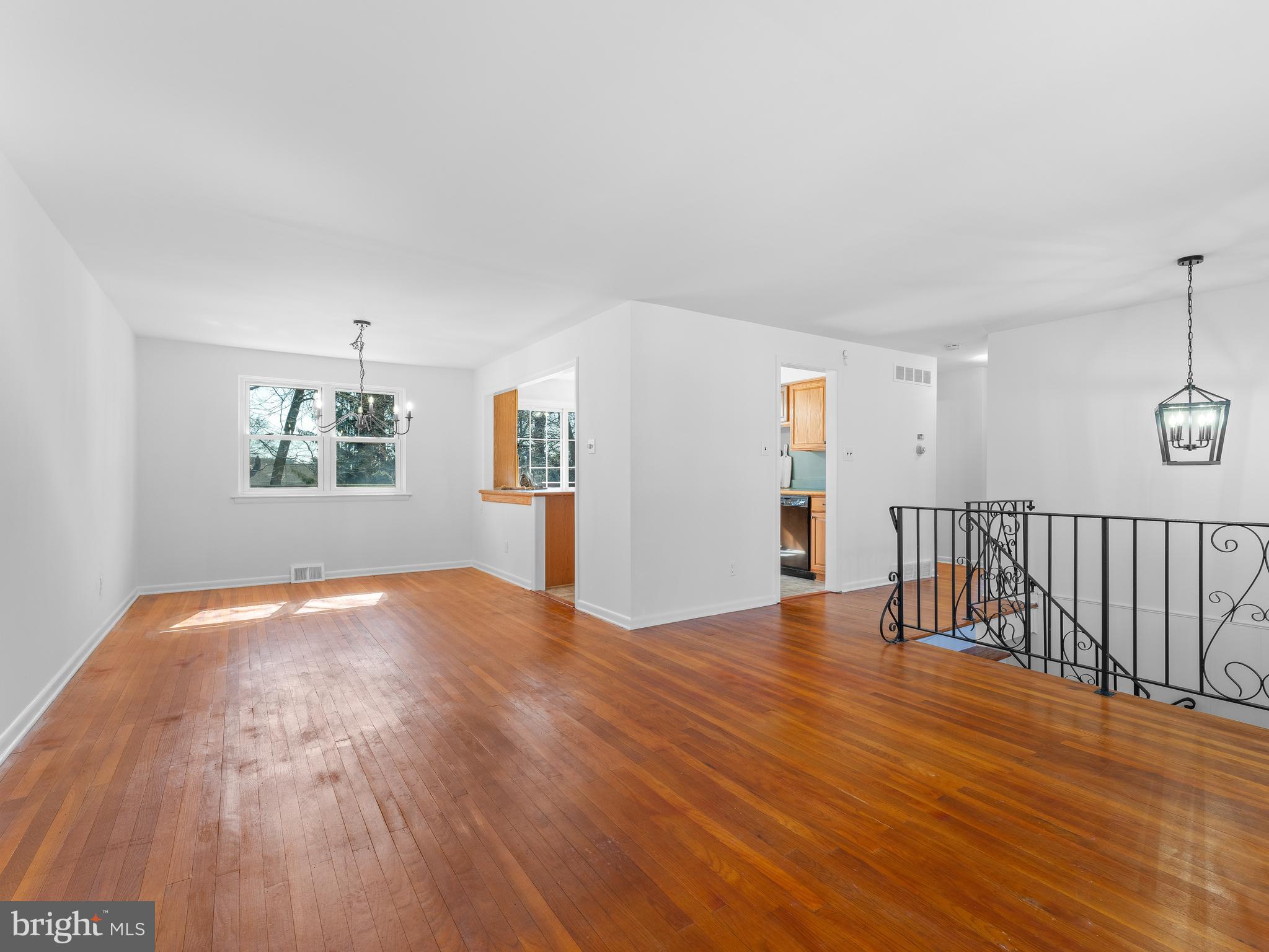 2437 Weir Road Aston, PA 19014 - Photo 4 of 25