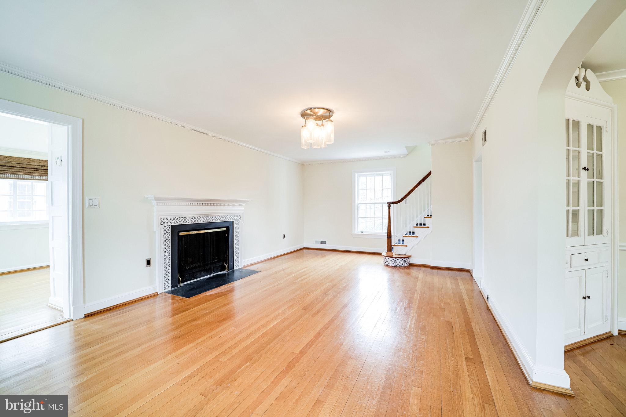 6016 Fort Hunt Road Alexandria, VA 22307 - Photo 8 of 69 Beautiful hardwoods
