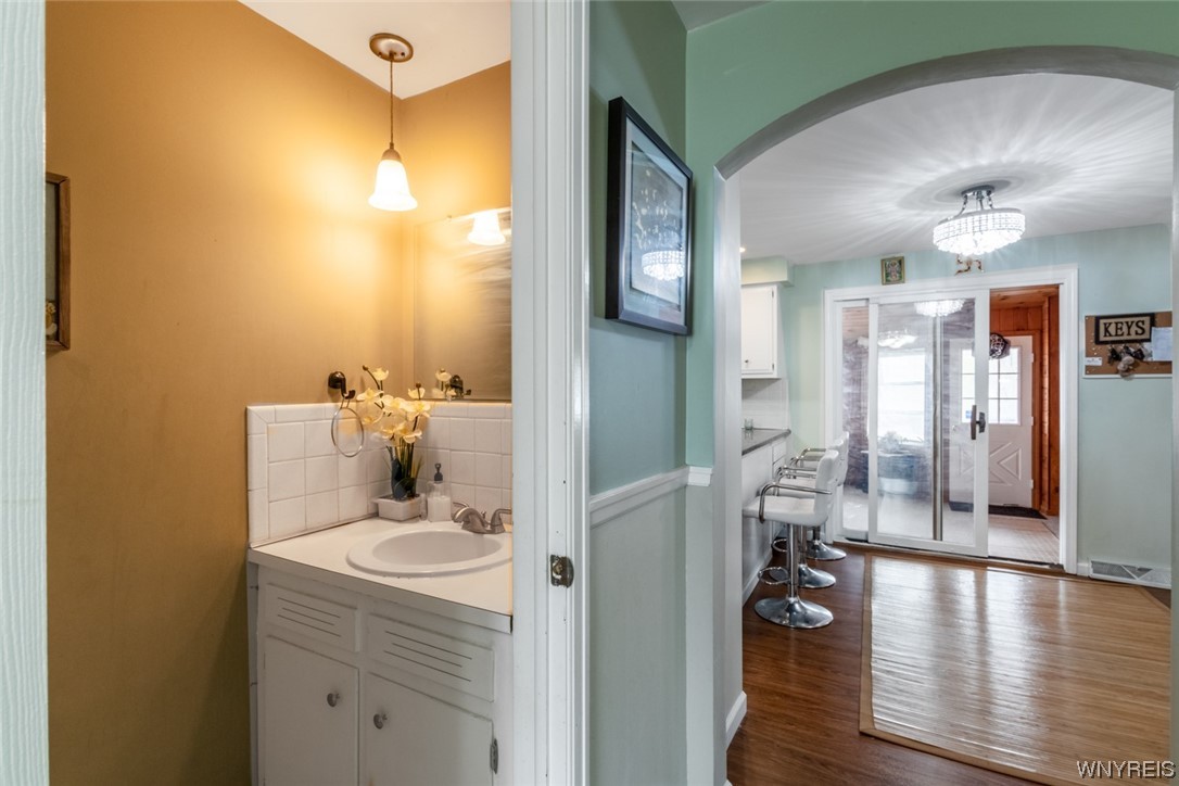 54 Mapleleaf Drive Amherst, NY 14221 - Photo 5 of 30