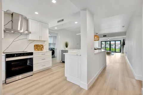 $579,000 | 501 Seafarer Circle, Unit 204, Jupiter, FL 33477