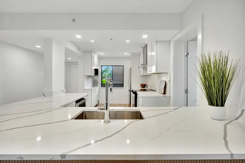 $579,000 | 501 Seafarer Circle, Unit 204, Jupiter, FL 33477