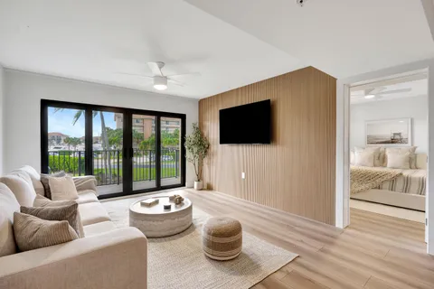 $579,000 | 501 Seafarer Circle, Unit 204, Jupiter, FL 33477