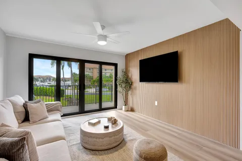 $579,000 | 501 Seafarer Circle, Unit 204, Jupiter, FL 33477