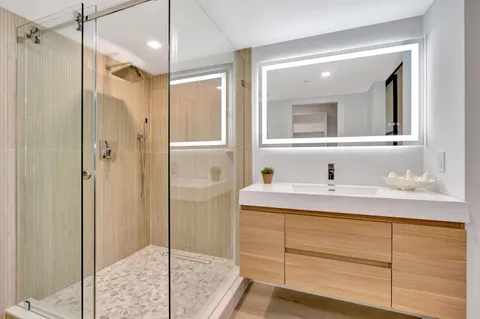 $579,000 | 501 Seafarer Circle, Unit 204, Jupiter, FL 33477