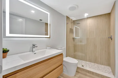 $579,000 | 501 Seafarer Circle, Unit 204, Jupiter, FL 33477