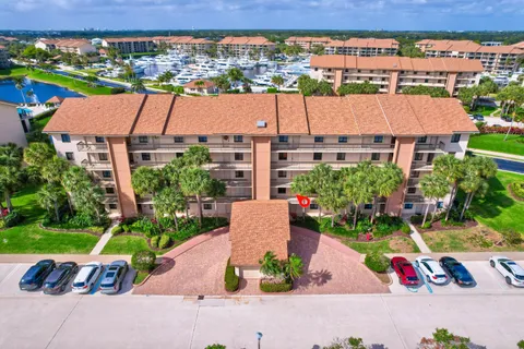$579,000 | 501 Seafarer Circle, Unit 204, Jupiter, FL 33477