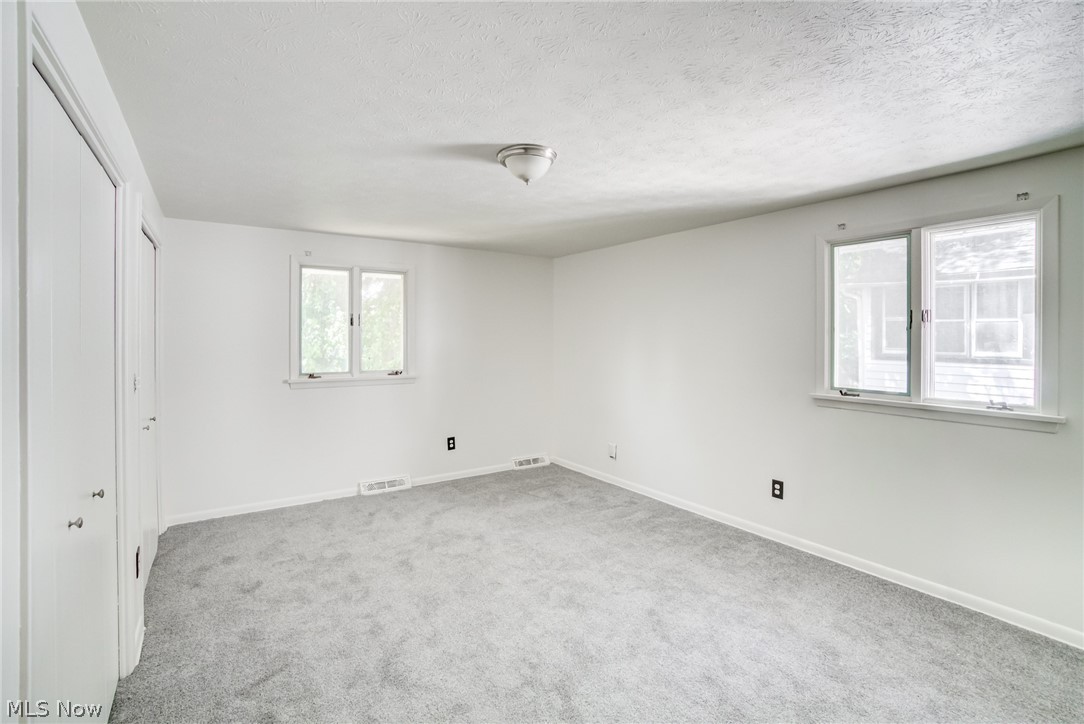 18212 Cornwall Road Cleveland, OH 44119 - Photo 14 of 22