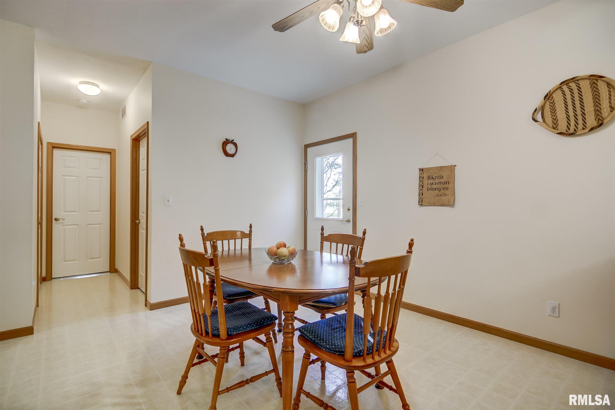 2501 Parsley Lane Springfield, IL 62711 - Photo 15 of 36 Gallery Image 15
