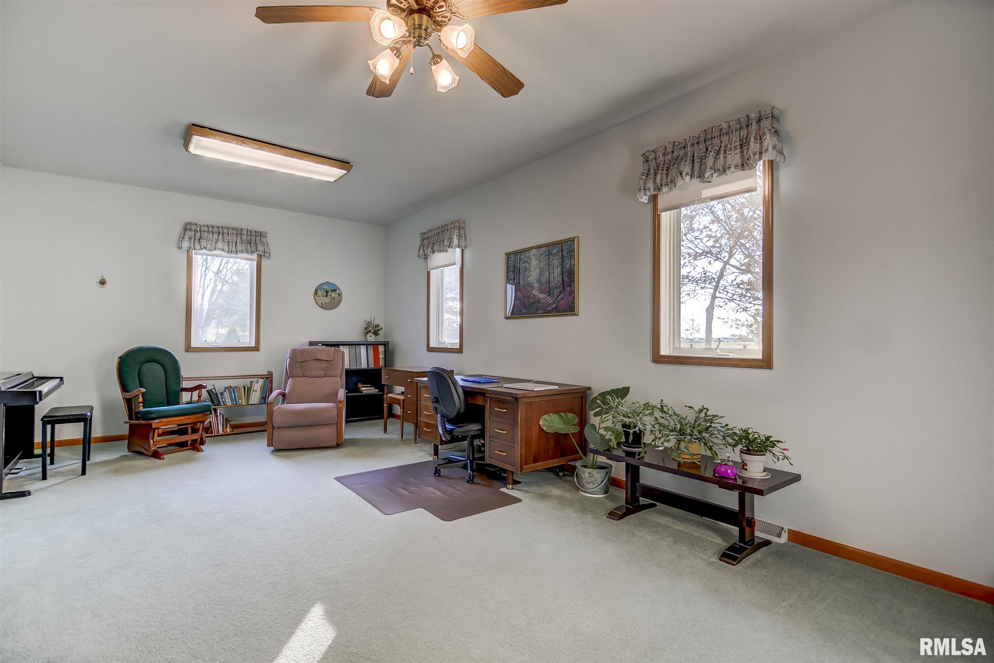 2501 Parsley Lane Springfield, IL 62711 - Photo 19 of 36 Gallery Image 19