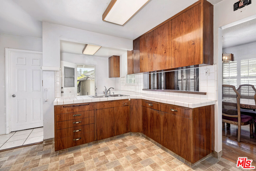 2601 26th Street Santa Monica, CA 90405 - Photo 12 of 30