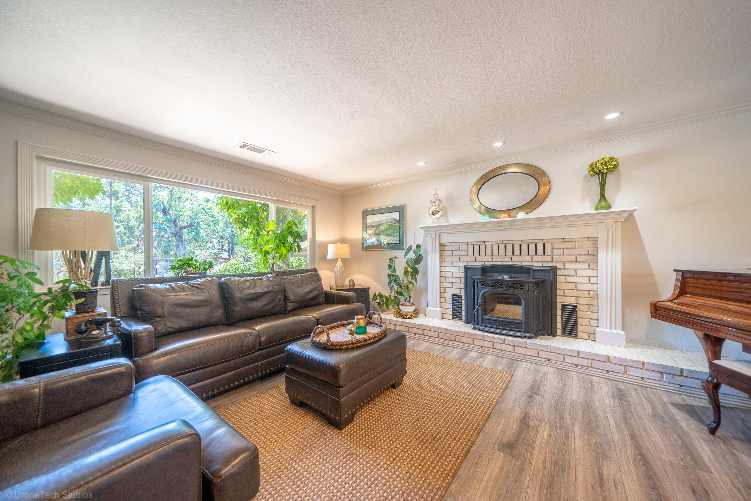 8513 Silver Bridge Road Palo Cedro, CA 96073 - Photo 8 of 92 Interior Main-3
