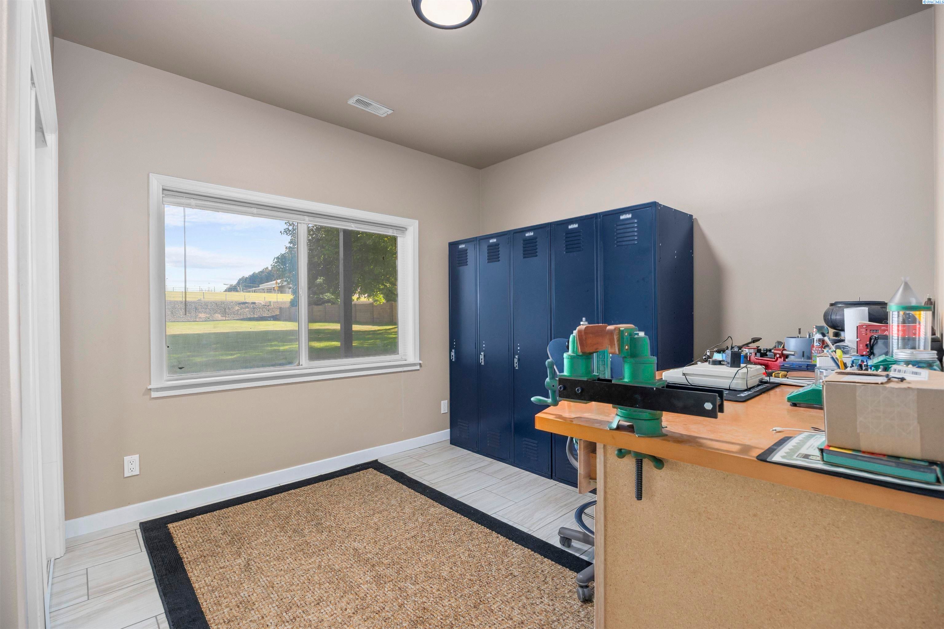 92104 East Sagebrush Road Kennewick, WA 99338 - Photo 20 of 43 Gallery Image 20
