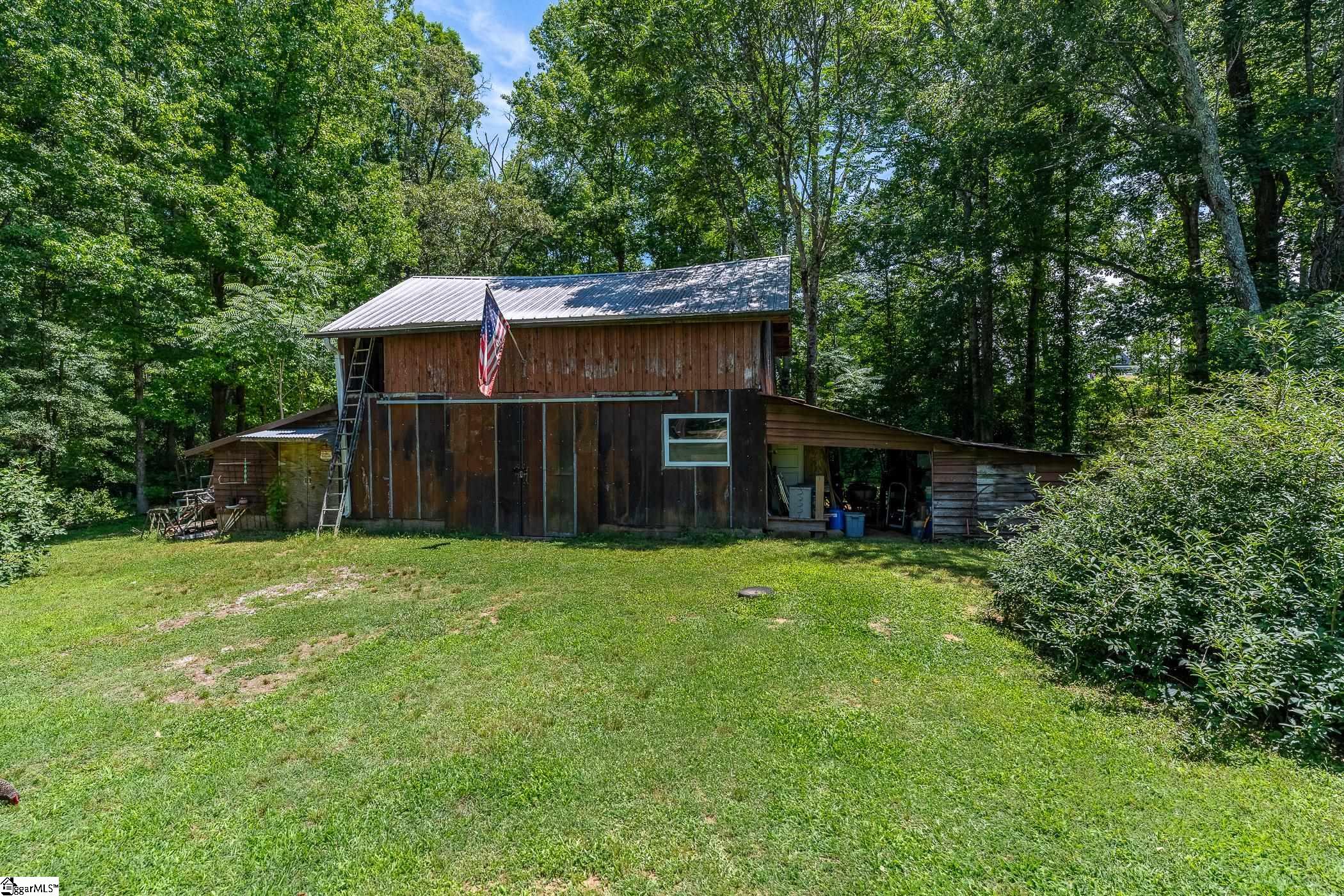 2261 Fews Chapel Road Greer, SC 29651 - Photo 6 of 42