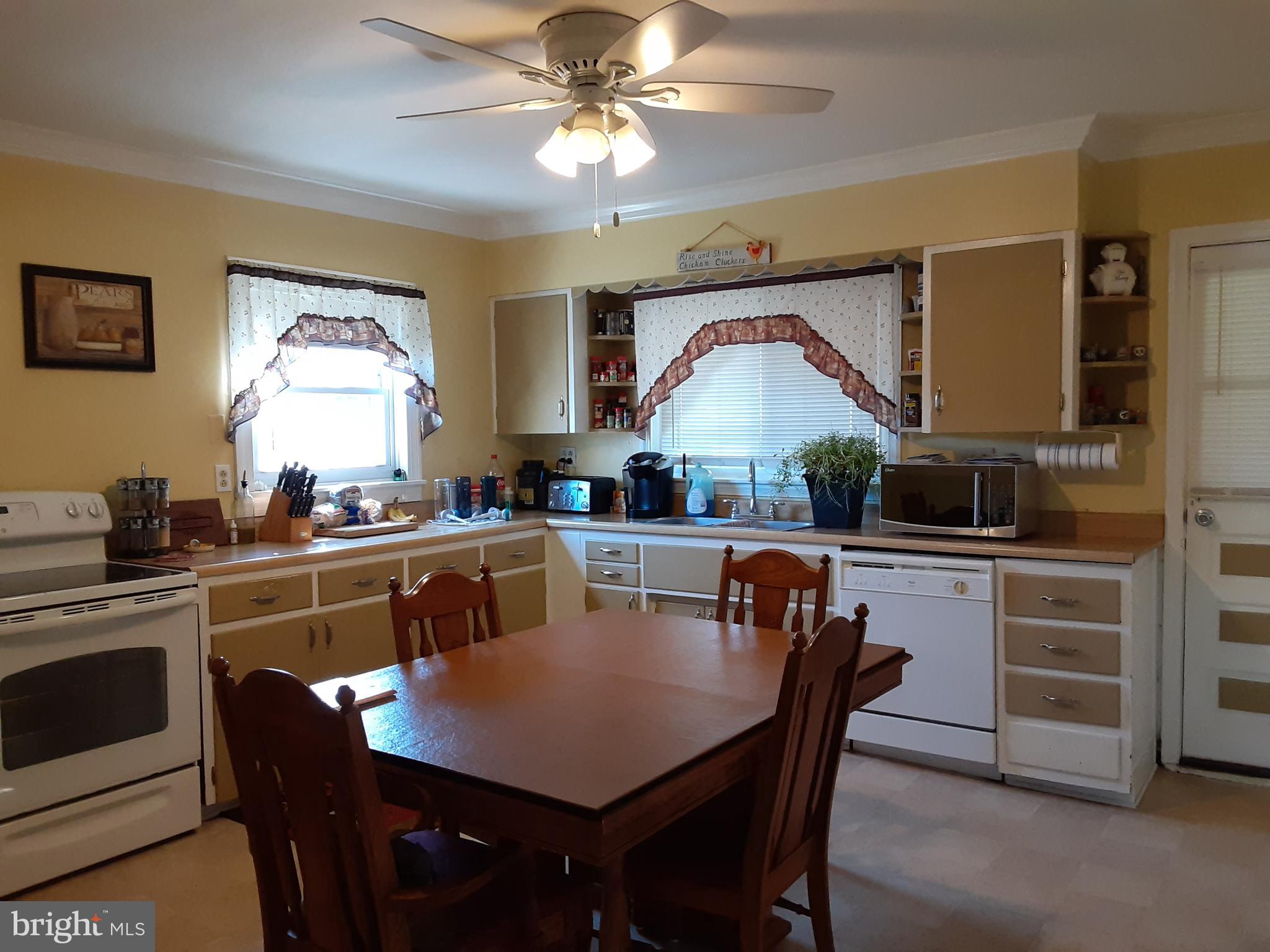 8434 Rugby Road Pasadena, MD 21122 - Photo 12 of 83 Main Level Unit