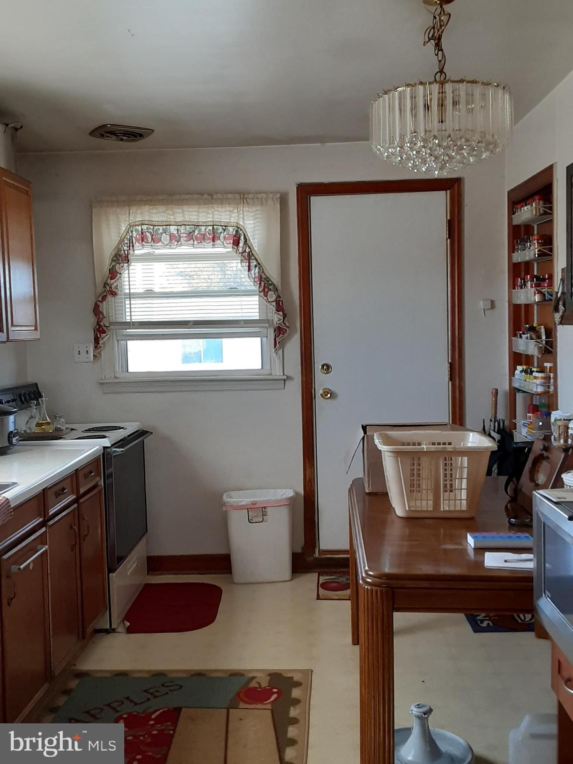 8434 Rugby Road Pasadena, MD 21122 - Photo 55 of 83 Upper Level Unit