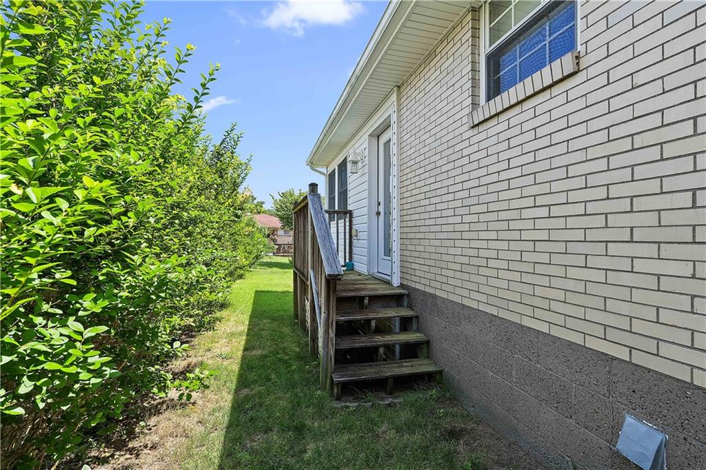 102 Adele Avenue Pittsburgh, PA 15223 - Photo 5 of 23