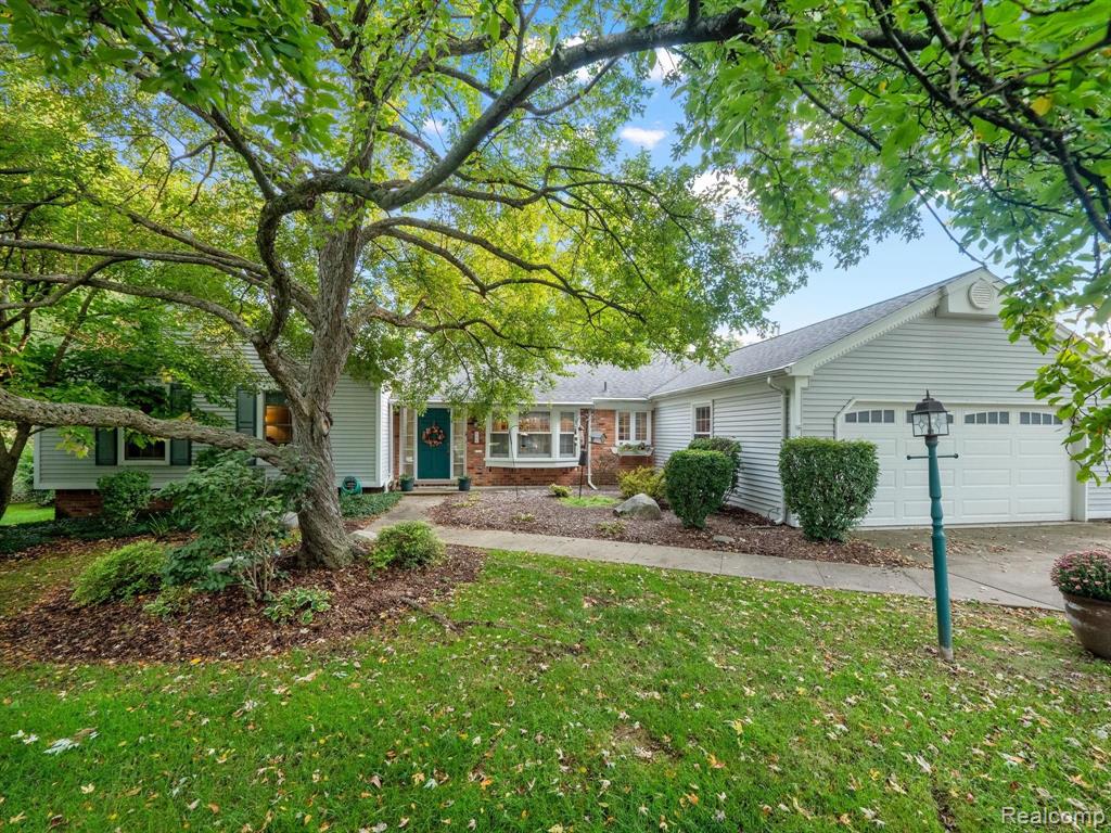504 Campus Road Rochester Hills, MI 48309 - Photo 2 of 25