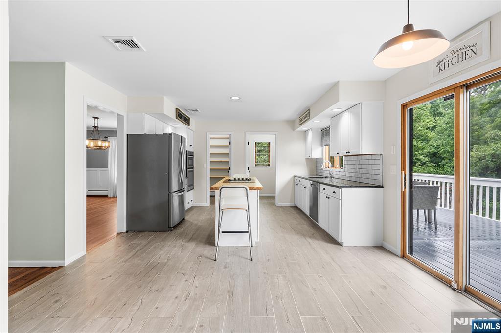4 Daniel Lane Butler, NJ 07405 - Photo 13 of 47