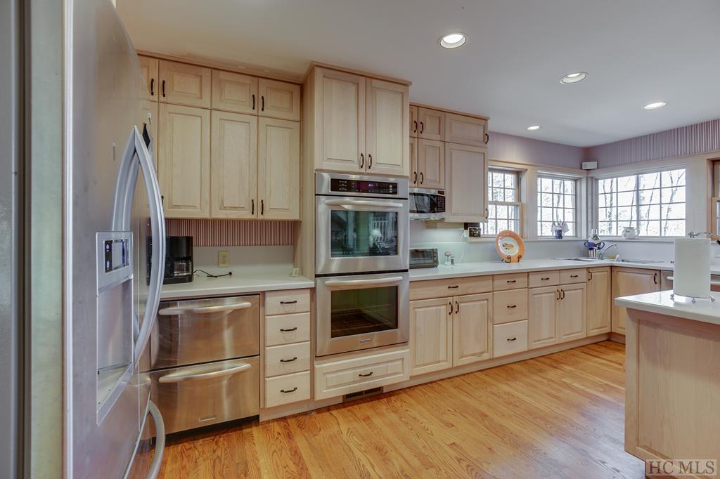 105 Old Cove Road Highlands, NC 28741 - Photo 21 of 63 Gallery Image 21